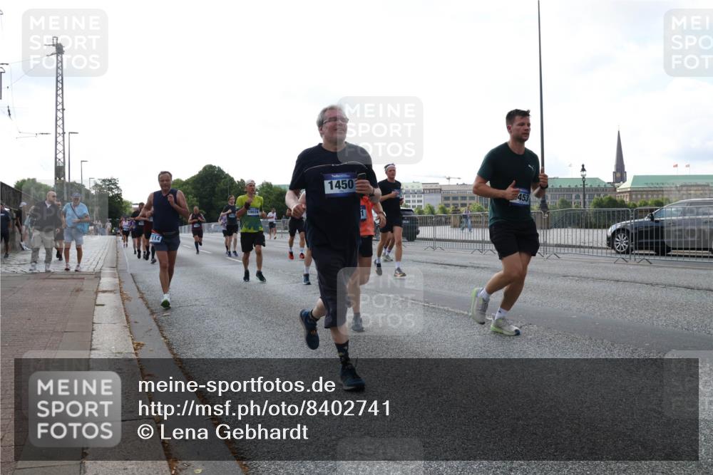 29.06.2025 - hella hamburg halbmarathon Lena Gebhardt http://msf.ph/oto/8402741 29.06.2025 10:03:28 Lombardsbrücke 114, 18028, 1450, 453, 1114, 1135, 1138, 1161, 1414, 1450, 1482, 1885, 2277, 2594, 2619, 2683, 2759, 2780, 2782, 2810, 3572, 4307, 4511, 5384, 5396, 5464, 6208, 6217, 6391, 6453, 7006, 7210, 7211, 7277, 7278, 7279, 7290, 7706, 7935, 8484, 9439, 9453, 10389, 10824, 11402, 11556, 12169, 12177, 12211, 12212, 12377, 12422, 12843, 13036, 13474, 13664, 13732, 13793, 13857, 13874, 13976, 15539, 15643, 15859, 16371, 16621, 17226, 17550, 18028 meine-sportfotos.de