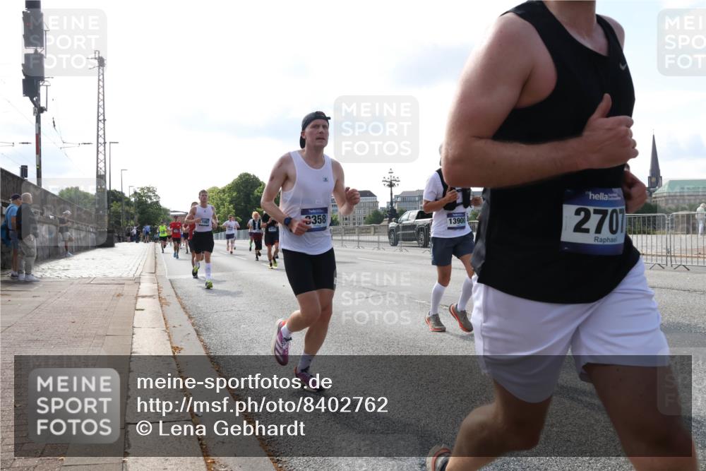29.06.2025 - hella hamburg halbmarathon Lena Gebhardt http://msf.ph/oto/8402762 29.06.2025 09:49:11 Lombardsbrücke 709, 6771, 3358, 13900, 2707, 1042, 1571, 1600, 1603, 2044, 2262, 2707, 2745, 2797, 2849, 2980, 3014, 3116, 3547, 4062, 4148, 4381, 4766, 5003, 5050, 5124, 5307, 5648, 5889, 6037, 6047, 6149, 6771, 6993, 7109, 7310, 7482, 7743, 7981, 8002, 8121, 8358, 9640, 9643, 10190, 10369, 10451, 10738, 10877, 11106, 11177, 11423, 11447, 11952, 12044, 12088, 12091, 12098, 12168, 12739, 13064, 13137, 13158, 13190, 13372, 13755, 13900, 13940, 14075, 14311, 14603, 14667 meine-sportfotos.de