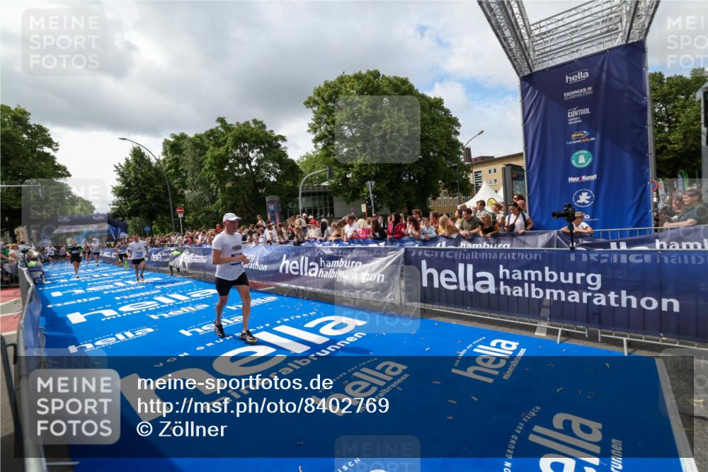 29.06.2025 - hella hamburg halbmarathon Zöllner http://msf.ph/oto/8402769 29.06.2025 10:38:25 Ziel 1042, 1688, 2745, 3014, 3431, 6095, 7110, 14992, 16075, 18761 meine-sportfotos.de