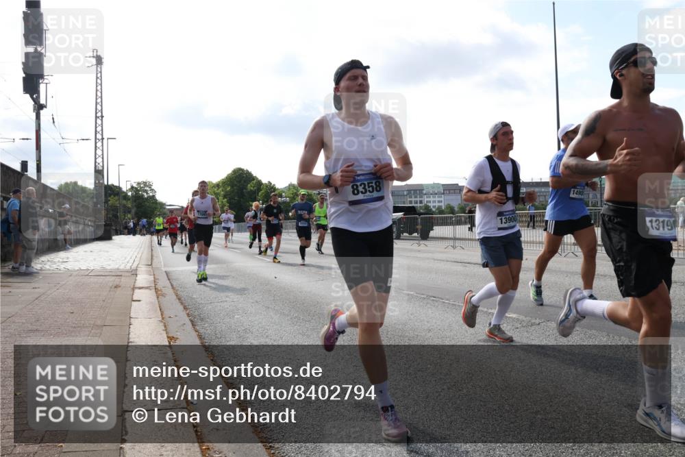 29.06.2025 - hella hamburg halbmarathon Lena Gebhardt http://msf.ph/oto/8402794 29.06.2025 09:49:11 Lombardsbrücke 17097, 5050, 8358, 139002, 1490, 1319, 1042, 1571, 1600, 1603, 2044, 2262, 2707, 2745, 2797, 2849, 2980, 3014, 3116, 3547, 4062, 4148, 4381, 4766, 5003, 5050, 5124, 5307, 5648, 5889, 6037, 6047, 6149, 6771, 6993, 7109, 7310, 7482, 7743, 7981, 8002, 8121, 8358, 9640, 9643, 10190, 10369, 10451, 10738, 10877, 11106, 11177, 11423, 11447, 11952, 12044, 12088, 12091, 12098, 12168, 12739, 13064, 13137, 13158, 13190, 13372, 13755, 13900, 13940, 14075, 14311, 14603, 14667 meine-sportfotos.de