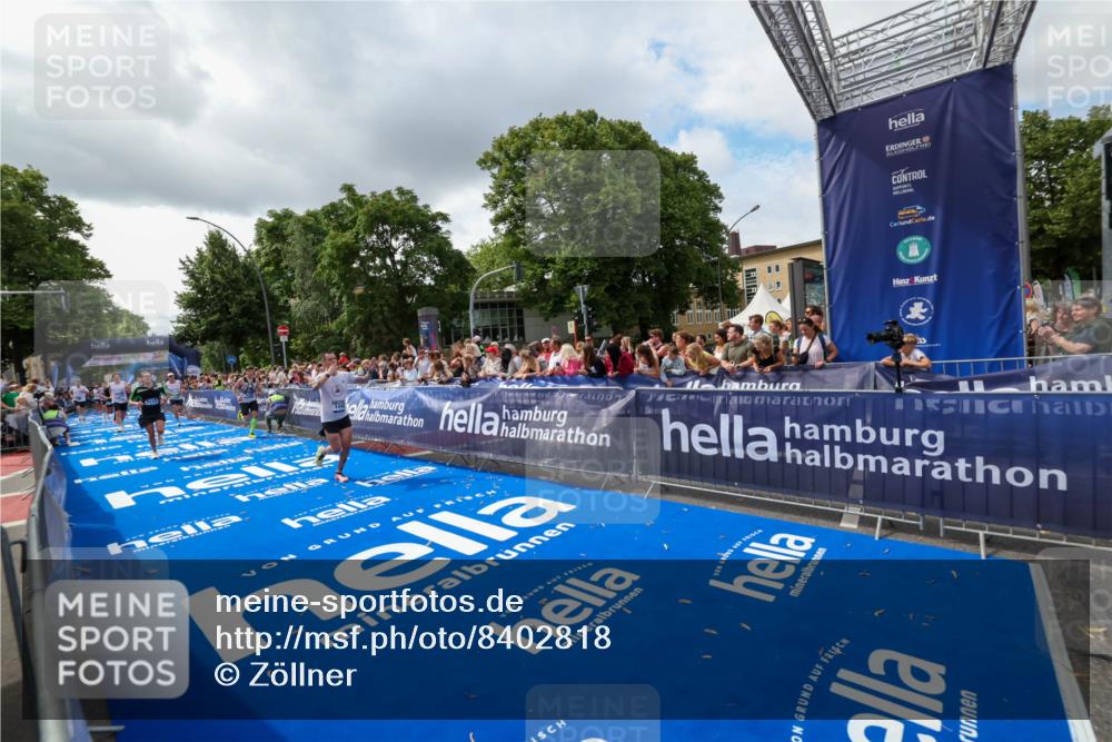 29.06.2025 - hella hamburg halbmarathon Zöllner http://msf.ph/oto/8402818 29.06.2025 10:38:27 Ziel 1042, 1710, 2745, 3014, 3431, 3790, 6095, 7110, 14992, 16075, 16280, 18761 meine-sportfotos.de
