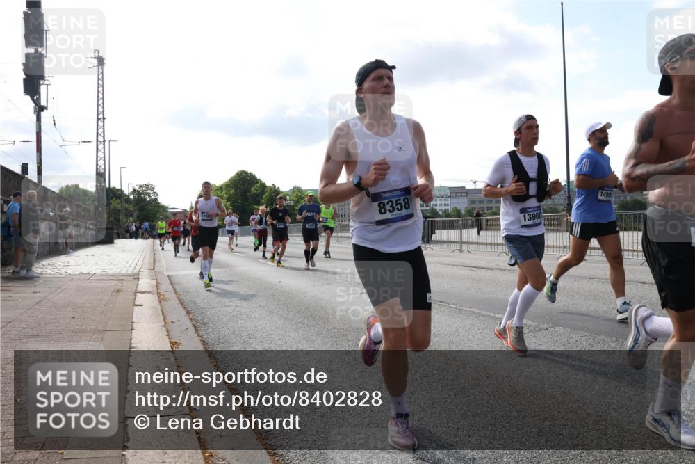 29.06.2025 - hella hamburg halbmarathon Lena Gebhardt http://msf.ph/oto/8402828 29.06.2025 09:49:11 Lombardsbrücke 1709, 6771, 8358, 13900, 1490, 1042, 1571, 1600, 1603, 2044, 2262, 2707, 2745, 2797, 2849, 2980, 3014, 3116, 3547, 4062, 4148, 4381, 4766, 5003, 5050, 5124, 5307, 5648, 5889, 6037, 6047, 6149, 6771, 6993, 7109, 7310, 7482, 7743, 7981, 8002, 8121, 8358, 9640, 9643, 10190, 10369, 10451, 10738, 10877, 11106, 11177, 11423, 11447, 11952, 12044, 12088, 12091, 12098, 12168, 12739, 13064, 13137, 13158, 13190, 13372, 13755, 13900, 13940, 14075, 14311, 14603, 14667 meine-sportfotos.de