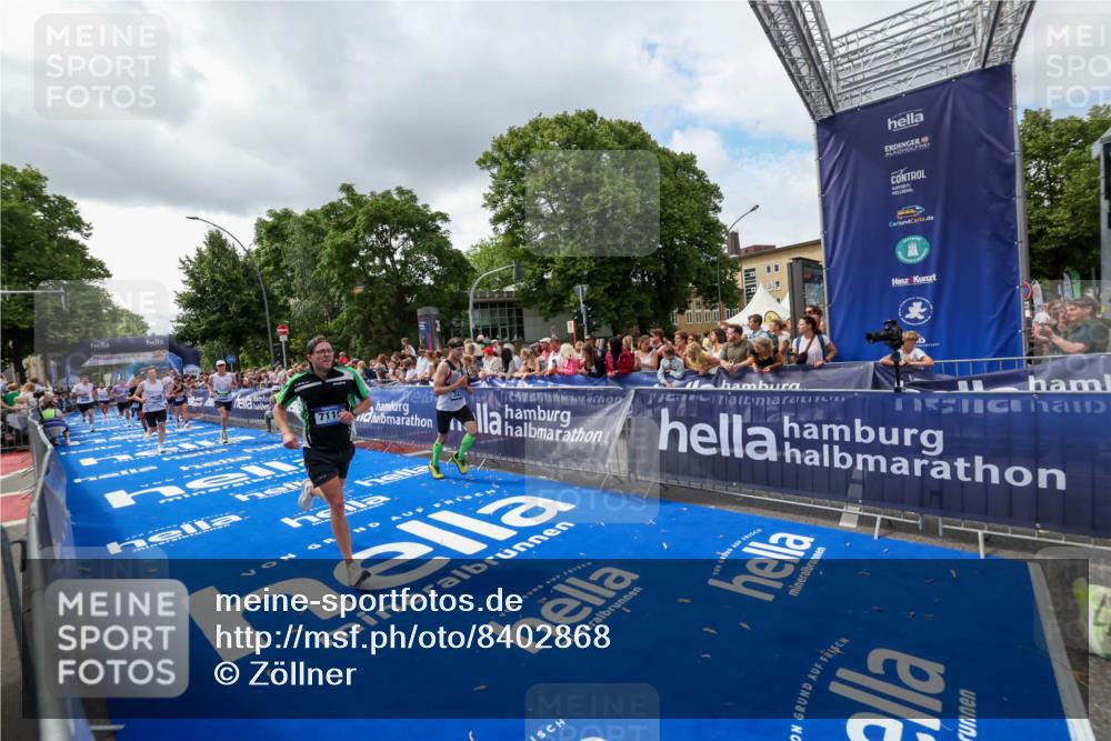 29.06.2025 - hella hamburg halbmarathon Zöllner http://msf.ph/oto/8402868 29.06.2025 10:38:29 Ziel 1042, 1710, 2745, 3014, 3431, 3790, 7110, 8571, 14992, 16075, 16280, 18357, 18761 meine-sportfotos.de