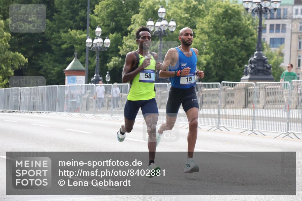 29.06.2025 - hella hamburg halbmarathon Lena Gebhardt http://msf.ph/oto/8402881 29.06.2025 09:31:28 Lombardsbrücke 58, 15, 1, 2, 4, 5, 6, 7, 8, 9, 10, 11, 13, 16, 22, 23, 25, 59 meine-sportfotos.de