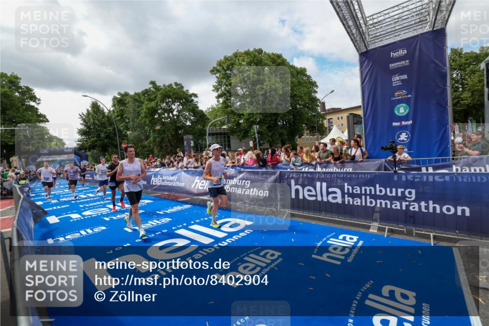 29.06.2025 - hella hamburg halbmarathon Zöllner http://msf.ph/oto/8402904 29.06.2025 10:38:31 Ziel 1710, 2745, 3014, 3790, 8571, 14992, 16075, 16280, 18357, 18761 meine-sportfotos.de