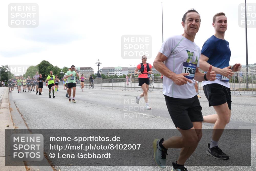 29.06.2025 - hella hamburg halbmarathon Lena Gebhardt http://msf.ph/oto/8402907 29.06.2025 10:50:08 Lombardsbrücke 1562, 1040, 1041, 1259, 1487, 1511, 1828, 1888, 2047, 2212, 2466, 2862, 2997, 3203, 3680, 3701, 3710, 3805, 3897, 4090, 4168, 4870, 5076, 5119, 5694, 5749, 5751, 5997, 6680, 6830, 7366, 7677, 7679, 7721, 7722, 7755, 8065, 8254, 9015, 9162, 9605, 9940, 10060, 10286, 10403, 10617, 10683, 10704, 11030, 11426, 11696, 11716, 11760, 12079, 12124, 13127, 13128, 13309, 13381, 13744, 13764, 13846, 13887, 14144, 14505, 14545, 14591, 14692, 14940, 15230, 15626 meine-sportfotos.de