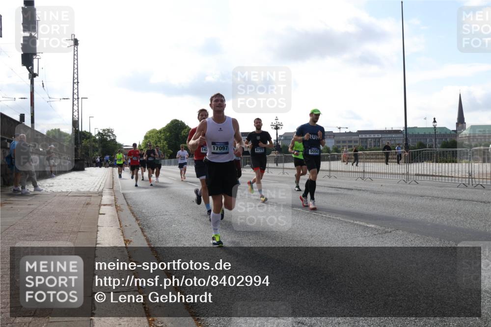 29.06.2025 - hella hamburg halbmarathon Lena Gebhardt http://msf.ph/oto/8402994 29.06.2025 09:49:13 Lombardsbrücke 143, 17097, 6771, 5050, 1042, 1571, 1600, 1603, 2044, 2262, 2707, 2745, 2750, 2797, 2849, 2980, 3014, 3116, 4062, 4148, 4381, 4766, 5003, 5050, 5124, 5648, 5889, 6037, 6047, 6149, 6771, 7109, 7310, 7482, 7743, 7981, 8002, 8121, 8358, 9640, 9643, 10190, 10369, 10451, 10738, 10877, 11106, 11177, 11423, 11447, 11952, 12088, 12091, 12098, 12168, 12739, 13064, 13137, 13158, 13190, 13372, 13755, 13900, 14075, 14311, 14359, 14603, 14667 meine-sportfotos.de