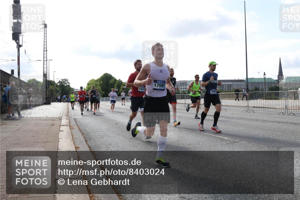 29.06.2025 - hella hamburg halbmarathon Lena Gebhardt http://msf.ph/oto/8403024 29.06.2025 09:49:13 Lombardsbrücke 14311, 17097, 5050, 1042, 1571, 1600, 1603, 2044, 2262, 2707, 2745, 2750, 2797, 2849, 2980, 3014, 3116, 4062, 4148, 4381, 4766, 5003, 5050, 5124, 5648, 5889, 6037, 6047, 6149, 6771, 7109, 7310, 7482, 7743, 7981, 8002, 8121, 8358, 9640, 9643, 10190, 10369, 10451, 10738, 10877, 11106, 11177, 11423, 11447, 11952, 12088, 12091, 12098, 12168, 12739, 13064, 13137, 13158, 13190, 13372, 13755, 13900, 14075, 14311, 14359, 14603, 14667 meine-sportfotos.de