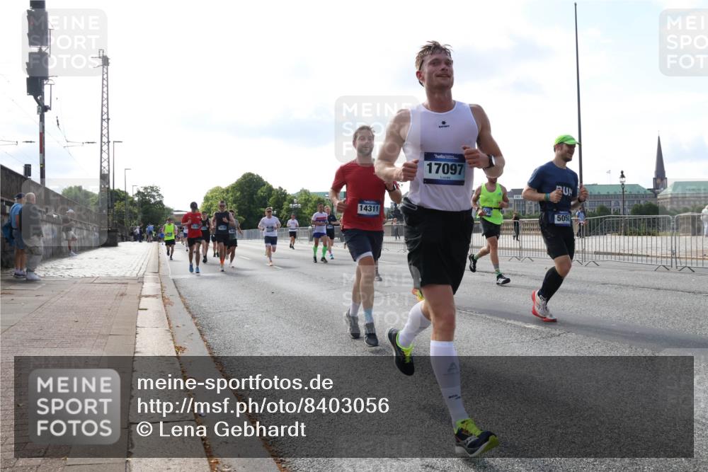 29.06.2025 - hella hamburg halbmarathon Lena Gebhardt http://msf.ph/oto/8403056 29.06.2025 09:49:13 Lombardsbrücke 16193, 14311, 17097, 5050, 1042, 1571, 1600, 1603, 2044, 2262, 2707, 2745, 2750, 2797, 2849, 2980, 3014, 3116, 4062, 4148, 4381, 4766, 5003, 5050, 5124, 5648, 5889, 6037, 6047, 6149, 6771, 7109, 7310, 7482, 7743, 7981, 8002, 8121, 8358, 9640, 9643, 10190, 10369, 10451, 10738, 10877, 11106, 11177, 11423, 11447, 11952, 12088, 12091, 12098, 12168, 12739, 13064, 13137, 13158, 13190, 13372, 13755, 13900, 14075, 14311, 14359, 14603, 14667 meine-sportfotos.de