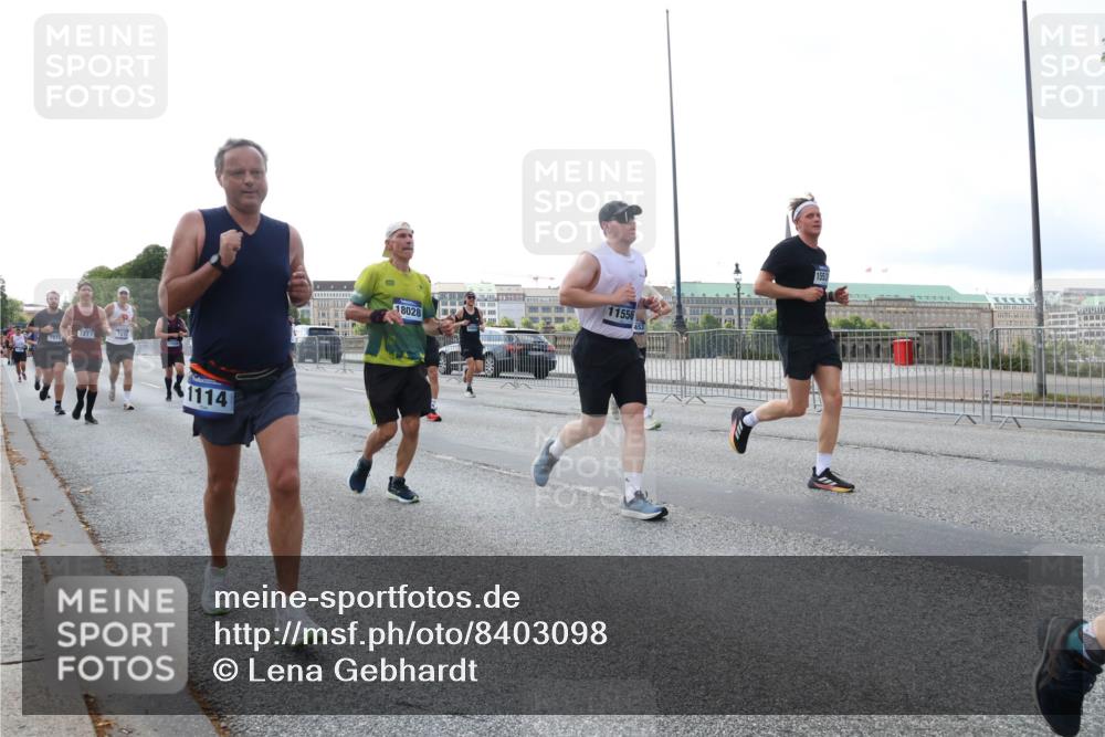 29.06.2025 - hella hamburg halbmarathon Lena Gebhardt http://msf.ph/oto/8403098 29.06.2025 10:03:30 Lombardsbrücke 7277, 727, 7277, 1114, 18028, 11556, 1114, 1135, 1138, 1161, 1414, 1450, 1885, 2277, 2594, 2619, 2683, 2759, 2780, 2782, 3572, 4307, 4511, 5384, 5396, 5464, 6208, 6391, 6453, 7006, 7210, 7211, 7277, 7278, 7279, 7290, 7706, 7935, 8484, 8727, 9439, 9453, 10389, 10824, 11402, 11556, 12169, 12177, 12211, 12212, 12377, 12422, 12843, 13036, 13474, 13664, 13732, 13793, 13857, 13874, 13976, 15539, 15643, 15859, 16371, 16621, 17226, 17550, 18028 meine-sportfotos.de