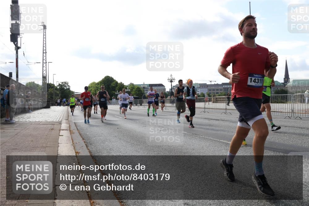 29.06.2025 - hella hamburg halbmarathon Lena Gebhardt http://msf.ph/oto/8403179 29.06.2025 09:49:14 Lombardsbrücke 18156, 18193, 14311, 1042, 1571, 1600, 1603, 2044, 2707, 2745, 2750, 2797, 2849, 2980, 3014, 3116, 4062, 4148, 4381, 4766, 5003, 5050, 5124, 5648, 5889, 6037, 6047, 6149, 6771, 7109, 7310, 7482, 7743, 7981, 8002, 8121, 8358, 9640, 9643, 10190, 10369, 10451, 10738, 10877, 11106, 11177, 11423, 11447, 11952, 12088, 12091, 12098, 12168, 12739, 13064, 13137, 13158, 13190, 13372, 13755, 13900, 14075, 14311, 14359, 14603, 14667 meine-sportfotos.de