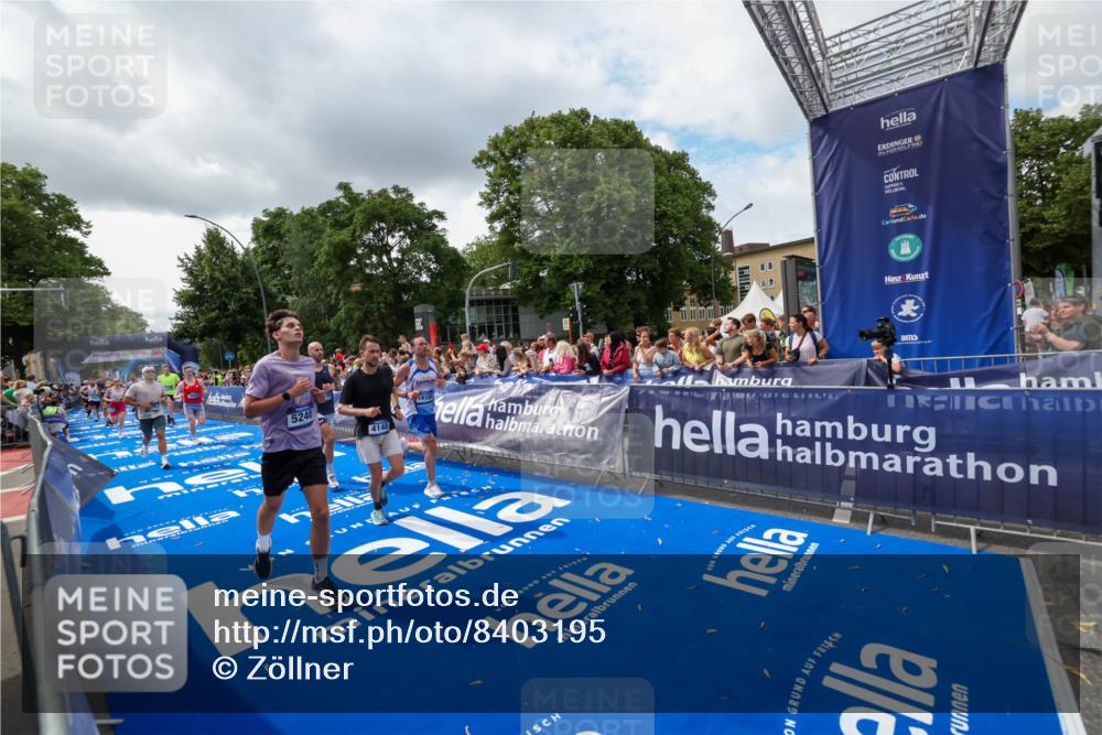 29.06.2025 - hella hamburg halbmarathon Zöllner http://msf.ph/oto/8403195 29.06.2025 10:38:47 Ziel 2296, 2719, 4148, 5248, 6684, 8450, 9264, 9403, 9540, 10218, 11055, 11281, 11282, 12772, 13800, 15372, 18188, 19004 meine-sportfotos.de