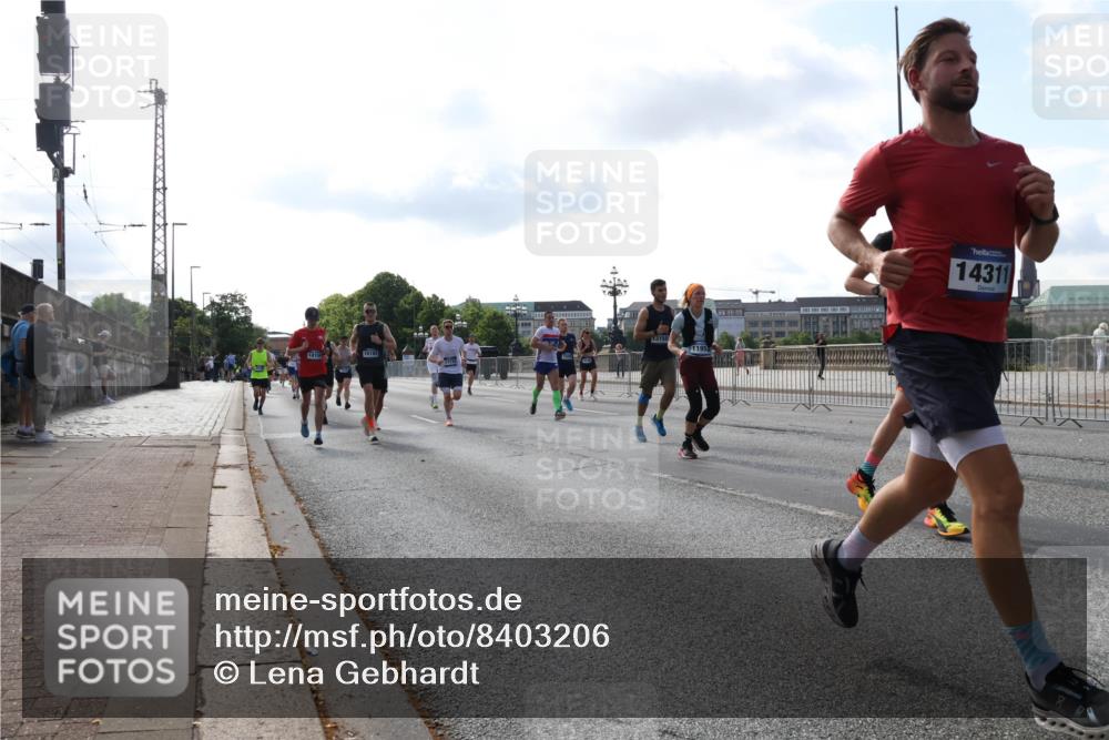 29.06.2025 - hella hamburg halbmarathon Lena Gebhardt http://msf.ph/oto/8403206 29.06.2025 09:49:14 Lombardsbrücke 13158, 18156, 18193, 1195, 14311, 1042, 1571, 1600, 1603, 2044, 2707, 2745, 2750, 2797, 2849, 2980, 3014, 3116, 4062, 4148, 4381, 4766, 5003, 5050, 5124, 5648, 5889, 6037, 6047, 6149, 6771, 7109, 7310, 7482, 7743, 7981, 8002, 8121, 8358, 9640, 9643, 10190, 10369, 10451, 10738, 10877, 11106, 11177, 11423, 11447, 11952, 12088, 12091, 12098, 12168, 12739, 13064, 13137, 13158, 13190, 13372, 13755, 13900, 14075, 14311, 14359, 14603, 14667 meine-sportfotos.de