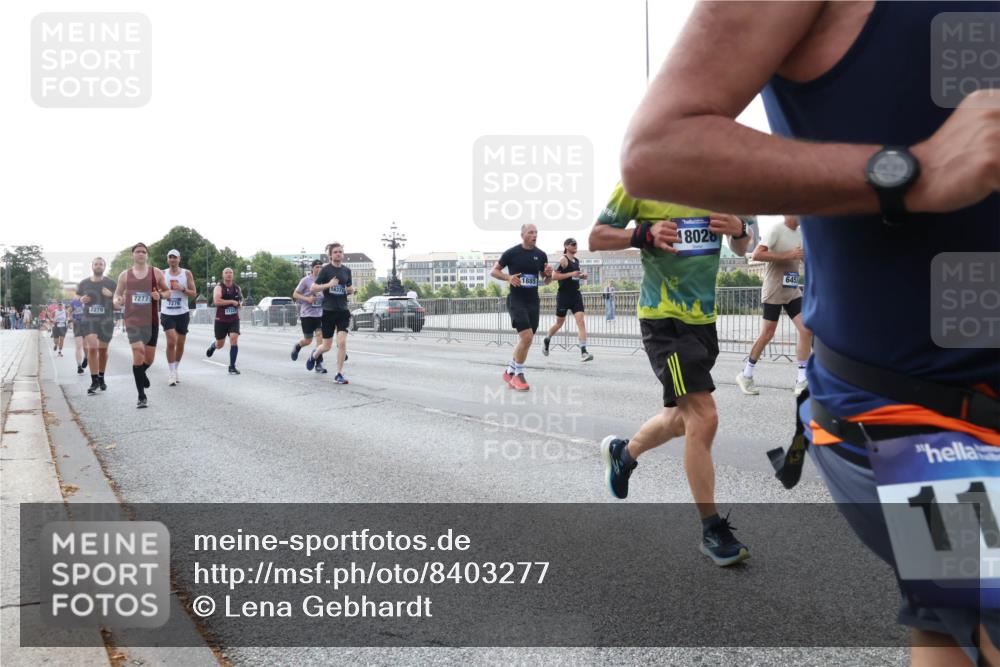 29.06.2025 - hella hamburg halbmarathon Lena Gebhardt http://msf.ph/oto/8403277 29.06.2025 10:03:31 Lombardsbrücke 7279, 7277, 7278, 1889, 8028, 645, 11, 1114, 1135, 1138, 1161, 1367, 1414, 1450, 1885, 2277, 2594, 2619, 2683, 2759, 2780, 2782, 3572, 4307, 4511, 5384, 5396, 5464, 6208, 6391, 6453, 7006, 7210, 7211, 7277, 7278, 7279, 7290, 7706, 7935, 8484, 8727, 9280, 9439, 9453, 10389, 10824, 11402, 11556, 12169, 12177, 12211, 12212, 12377, 12843, 13036, 13474, 13664, 13732, 13793, 13857, 13874, 13976, 15539, 15643, 15859, 16371, 16621, 17226, 17550, 18028 meine-sportfotos.de