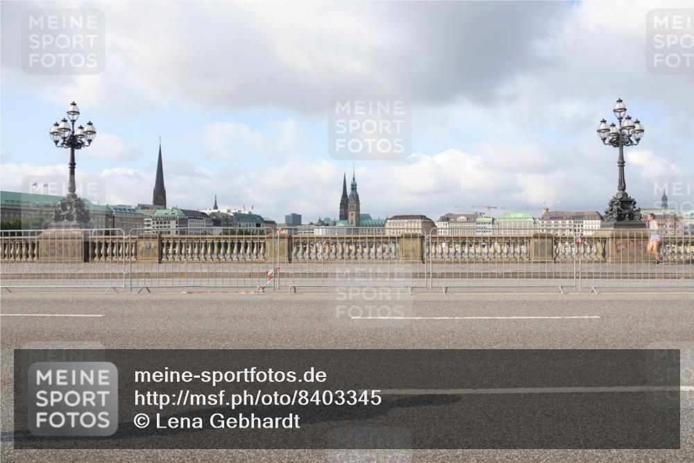 29.06.2025 - hella hamburg halbmarathon Lena Gebhardt http://msf.ph/oto/8403345 29.06.2025 08:54:04 Lombardsbrücke  meine-sportfotos.de