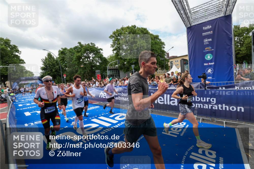 29.06.2025 - hella hamburg halbmarathon Zöllner http://msf.ph/oto/8403346 29.06.2025 10:38:53 Ziel 2296, 2719, 2980, 3783, 8958, 9264, 9540, 10218, 11055, 13755, 13800, 14093, 15257, 15372, 17722 meine-sportfotos.de