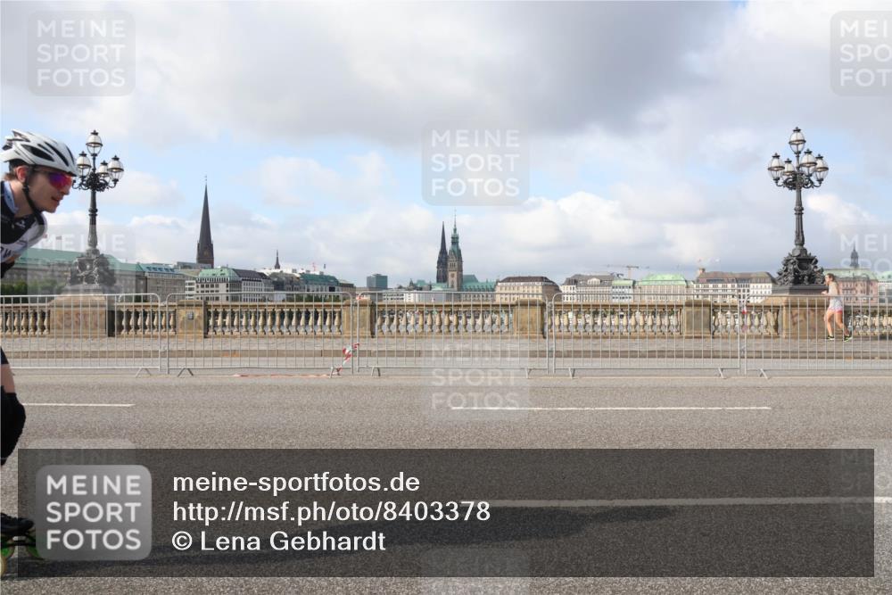 29.06.2025 - hella hamburg halbmarathon Lena Gebhardt http://msf.ph/oto/8403378 29.06.2025 08:54:04 Lombardsbrücke  meine-sportfotos.de