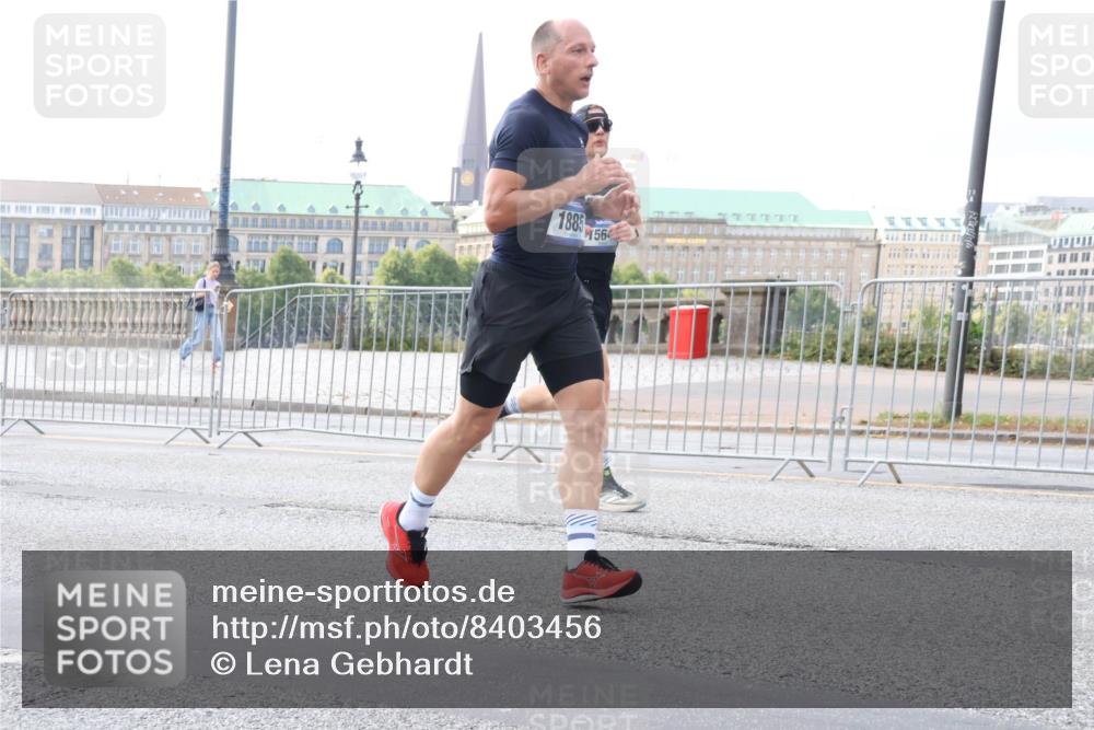 29.06.2025 - hella hamburg halbmarathon Lena Gebhardt http://msf.ph/oto/8403456 29.06.2025 10:03:32 Lombardsbrücke 1885, 156, 1114, 1135, 1138, 1161, 1367, 1414, 1450, 1885, 2277, 2594, 2619, 2683, 2759, 2780, 2782, 3572, 4307, 4511, 5384, 5396, 5464, 6208, 6391, 6453, 7006, 7210, 7211, 7277, 7278, 7279, 7290, 7706, 7935, 8484, 8727, 9280, 9439, 9453, 10389, 10824, 11402, 11556, 12169, 12177, 12211, 12212, 12377, 12843, 13036, 13474, 13664, 13732, 13793, 13857, 13874, 13976, 15539, 15643, 15859, 16371, 16621, 17226, 17550, 18028 meine-sportfotos.de