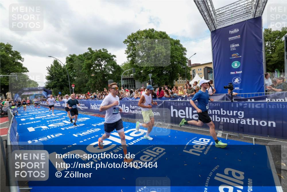 29.06.2025 - hella hamburg halbmarathon Zöllner http://msf.ph/oto/8403464 29.06.2025 10:39:00 Ziel 2980, 3136, 3783, 4359, 6682, 8958, 11447, 13137, 15257, 15561, 15873, 17722, 18734, 19151 meine-sportfotos.de