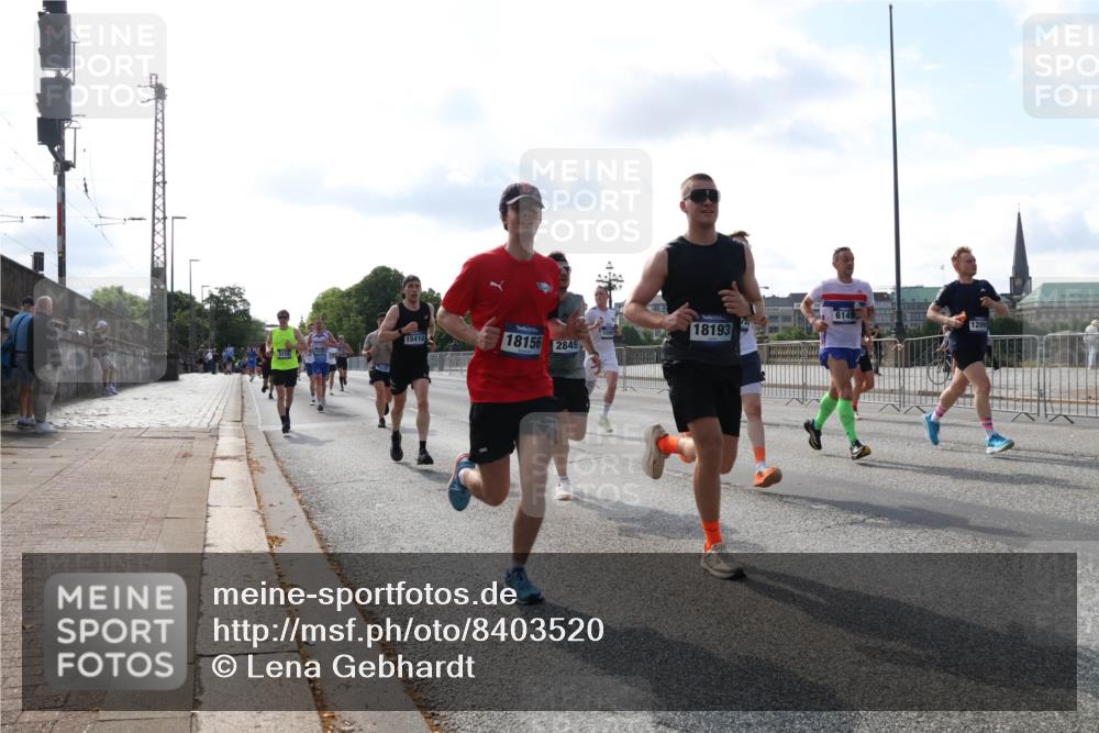 29.06.2025 - hella hamburg halbmarathon Lena Gebhardt http://msf.ph/oto/8403520 29.06.2025 09:49:16 Lombardsbrücke 6149, 18193, 15410, 18156, 2849, 1042, 1571, 1600, 1603, 2044, 2707, 2745, 2750, 2797, 2849, 2980, 3014, 3116, 4062, 4148, 4766, 5003, 5050, 5124, 5648, 5889, 6037, 6047, 6149, 6771, 7035, 7109, 7310, 7482, 7743, 7981, 8002, 8121, 8358, 9640, 9643, 10190, 10369, 10451, 10738, 10877, 11106, 11177, 11423, 11447, 11952, 12088, 12091, 12098, 12168, 12739, 13064, 13137, 13158, 13190, 13372, 13755, 13900, 14075, 14311, 14359, 14603, 14629, 14667 meine-sportfotos.de