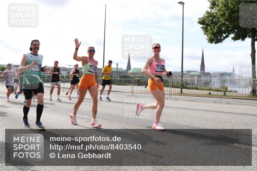29.06.2025 - hella hamburg halbmarathon Lena Gebhardt http://msf.ph/oto/8403540 29.06.2025 10:16:26 Lombardsbrücke 10139, 11344, 11345, 1156, 1212, 1244, 1308, 1599, 1651, 1825, 2071, 2076, 2165, 2347, 2436, 2803, 2835, 2912, 3030, 3134, 3156, 3176, 3484, 3648, 3687, 4478, 4583, 4637, 4828, 5036, 5037, 5046, 5294, 5423, 6024, 6488, 7158, 7358, 7753, 7897, 8169, 8274, 8295, 8317, 8554, 8597, 8645, 8707, 8847, 8857, 9601, 9628, 9664, 9676, 9784, 9802, 9810, 9881, 10076, 10107, 10139, 10141, 10183, 10232, 10292, 10844, 10990, 11344, 11345, 11818 meine-sportfotos.de