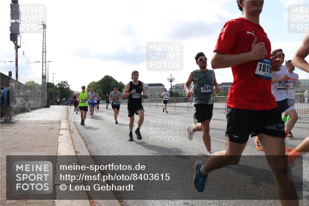 29.06.2025 - hella hamburg halbmarathon Lena Gebhardt http://msf.ph/oto/8403615 29.06.2025 09:49:17 Lombardsbrücke 2849, 15410, 3116, 1815, 1772, 149, 1042, 1571, 1600, 1603, 2044, 2707, 2745, 2750, 2797, 2849, 2980, 3014, 3116, 4062, 4148, 4766, 5003, 5050, 5124, 5648, 5889, 6037, 6047, 6149, 6771, 7035, 7109, 7310, 7482, 7743, 7981, 8002, 8121, 8358, 9640, 9643, 10369, 10451, 10738, 10877, 11106, 11177, 11423, 11447, 11952, 12088, 12091, 12098, 12168, 12739, 13064, 13137, 13158, 13190, 13372, 13755, 13900, 14075, 14311, 14359, 14603, 14629, 14667 meine-sportfotos.de