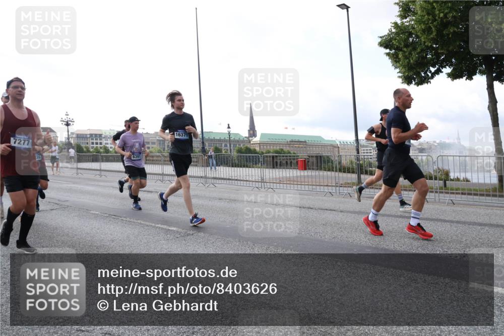 29.06.2025 - hella hamburg halbmarathon Lena Gebhardt http://msf.ph/oto/8403626 29.06.2025 10:03:33 Lombardsbrücke 7277, 26, 6391, 16371, 1114, 1135, 1138, 1161, 1367, 1414, 1450, 1885, 2277, 2594, 2619, 2683, 2759, 2782, 3572, 4307, 4511, 5384, 5396, 5464, 6391, 6453, 7006, 7210, 7211, 7277, 7278, 7279, 7290, 7306, 7706, 7935, 8484, 8727, 9280, 9439, 9453, 10389, 10824, 11402, 11556, 12177, 12211, 12212, 12377, 12843, 13036, 13474, 13664, 13732, 13793, 13857, 13874, 13976, 15539, 15643, 15859, 16371, 16621, 17226, 17550, 18028 meine-sportfotos.de