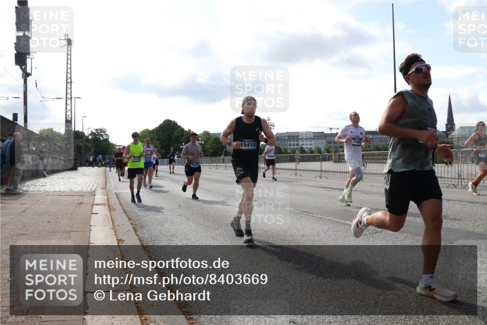 29.06.2025 - hella hamburg halbmarathon Lena Gebhardt http://msf.ph/oto/8403669 29.06.2025 09:49:17 Lombardsbrücke 3116, 15410, 15991, 2745, 1042, 1571, 1600, 1603, 2044, 2707, 2745, 2750, 2797, 2849, 2980, 3014, 3116, 4062, 4148, 4766, 5003, 5050, 5124, 5648, 5889, 6037, 6047, 6149, 6771, 7035, 7109, 7310, 7482, 7743, 7981, 8002, 8121, 8358, 9640, 9643, 10369, 10451, 10738, 10877, 11106, 11177, 11423, 11447, 11952, 12088, 12091, 12098, 12168, 12739, 13064, 13137, 13158, 13190, 13372, 13755, 13900, 14075, 14311, 14359, 14603, 14629, 14667 meine-sportfotos.de