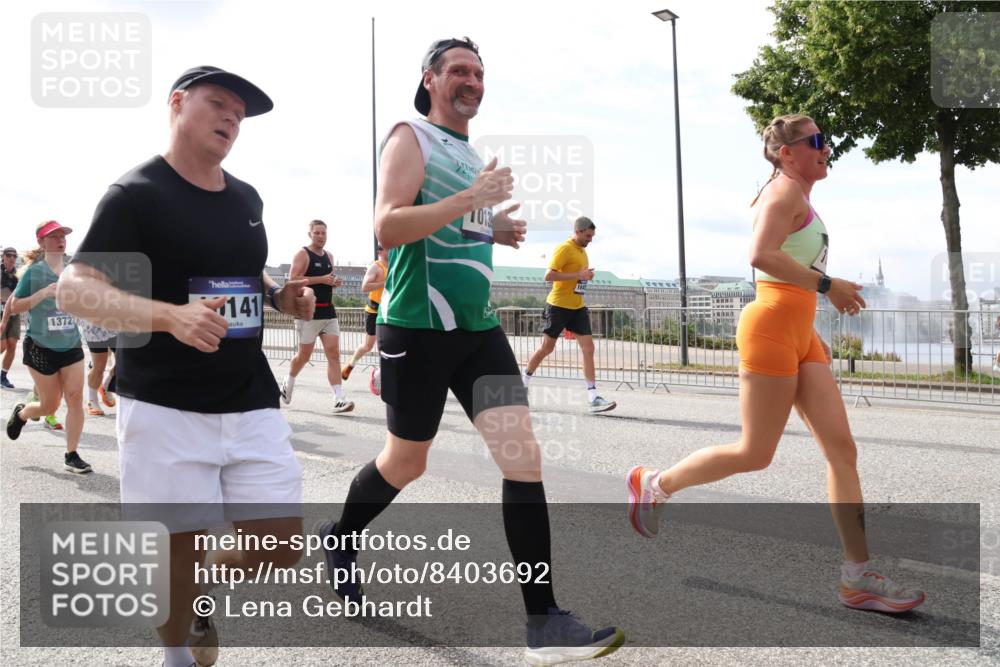 29.06.2025 - hella hamburg halbmarathon Lena Gebhardt http://msf.ph/oto/8403692 29.06.2025 10:16:26 Lombardsbrücke 13727, 141, 1013, 1156, 1212, 1244, 1308, 1599, 1651, 1825, 2071, 2076, 2165, 2347, 2436, 2803, 2835, 2912, 3030, 3134, 3156, 3176, 3484, 3648, 3687, 4478, 4583, 4637, 4828, 5036, 5037, 5046, 5294, 5423, 6024, 6488, 7158, 7358, 7753, 7897, 8169, 8274, 8295, 8317, 8554, 8597, 8645, 8707, 8847, 8857, 9601, 9628, 9664, 9676, 9784, 9802, 9810, 9881, 10076, 10107, 10139, 10141, 10183, 10232, 10292, 10844, 10990, 11344, 11345, 11818 meine-sportfotos.de