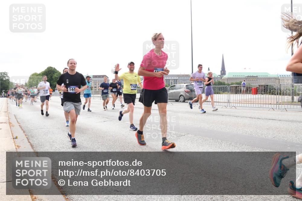 29.06.2025 - hella hamburg halbmarathon Lena Gebhardt http://msf.ph/oto/8403705 29.06.2025 10:24:05 Lombardsbrücke 17513, 17595, 8717, 144, 1005, 1009, 1304, 1389, 1444, 1545, 2125, 2132, 2477, 2489, 3013, 3185, 3285, 3579, 4122, 4162, 4597, 4646, 4684, 4719, 4990, 4993, 5039, 5055, 5160, 5258, 5260, 5358, 5661, 5954, 6478, 6524, 6526, 6747, 7013, 7426, 7528, 7920, 8031, 8141, 8149, 8167, 8181, 8187, 8297, 8502, 8676, 8717, 9063, 9217, 9603, 9715, 10649, 11044, 11300, 11306, 11347, 11415, 11454, 11793, 12210, 13149, 13711, 14521, 15739, 15853 meine-sportfotos.de
