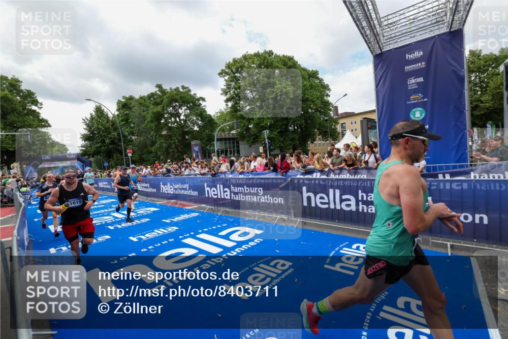 29.06.2025 - hella hamburg halbmarathon Zöllner http://msf.ph/oto/8403711 29.06.2025 10:39:12 Ziel 1445, 3282, 4759, 6686, 6687, 11305, 11619, 12137, 13729, 15556, 16656, 16820, 17668, 18149, 18547 meine-sportfotos.de