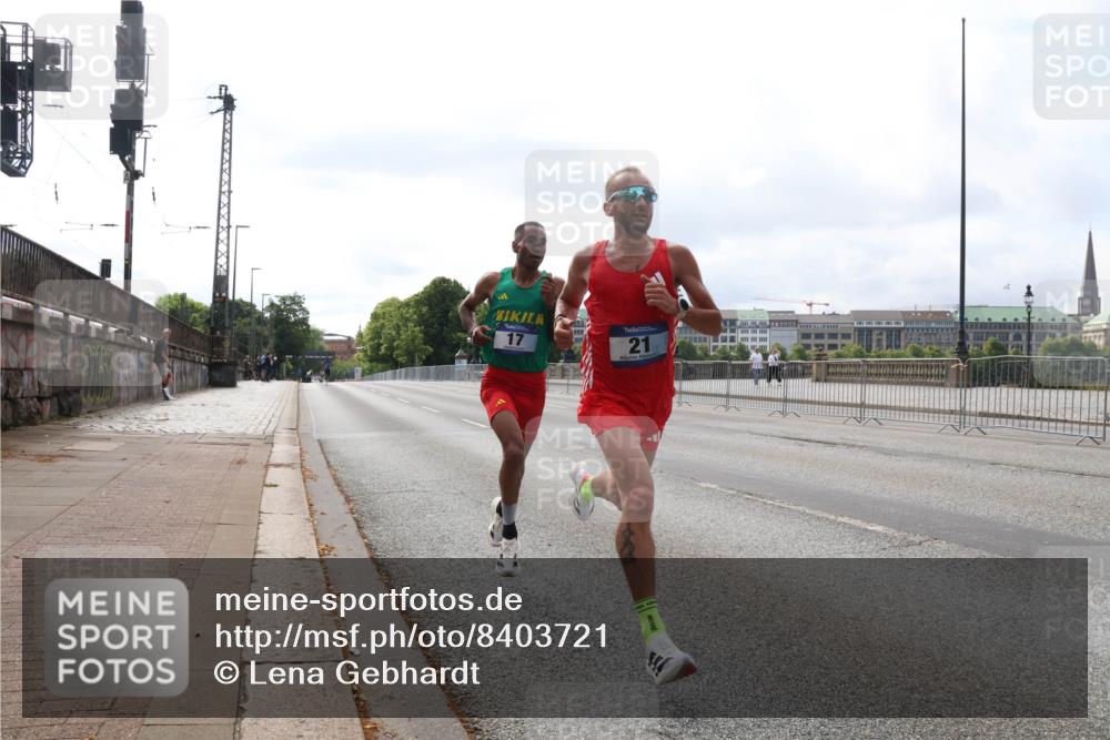 29.06.2025 - hella hamburg halbmarathon Lena Gebhardt http://msf.ph/oto/8403721 29.06.2025 09:32:10 Lombardsbrücke 17, 21, 15, 17, 20, 21, 58 meine-sportfotos.de