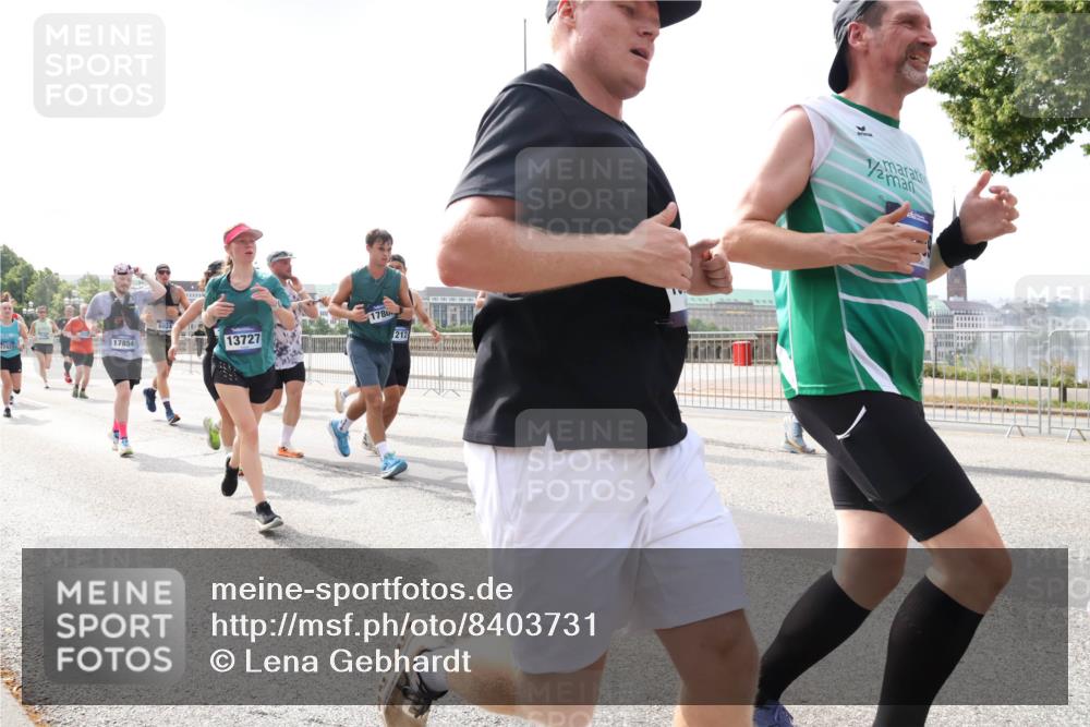 29.06.2025 - hella hamburg halbmarathon Lena Gebhardt http://msf.ph/oto/8403731 29.06.2025 10:16:27 Lombardsbrücke 17422, 17854, 6024, 178, 13727, 212, 777, 1, 2, 1156, 1212, 1244, 1308, 1599, 1651, 1825, 2071, 2165, 2347, 2436, 2803, 2835, 2912, 3030, 3134, 3156, 3176, 3484, 3648, 3687, 4478, 4583, 4637, 4828, 5036, 5037, 5046, 5294, 5423, 6024, 6488, 7158, 7358, 7753, 8169, 8274, 8295, 8317, 8554, 8597, 8645, 8707, 8847, 8857, 9332, 9601, 9628, 9664, 9676, 9784, 9802, 9810, 9881, 10076, 10107, 10139, 10141, 10183, 10232, 10292, 10844, 10990, 11344, 11345 meine-sportfotos.de