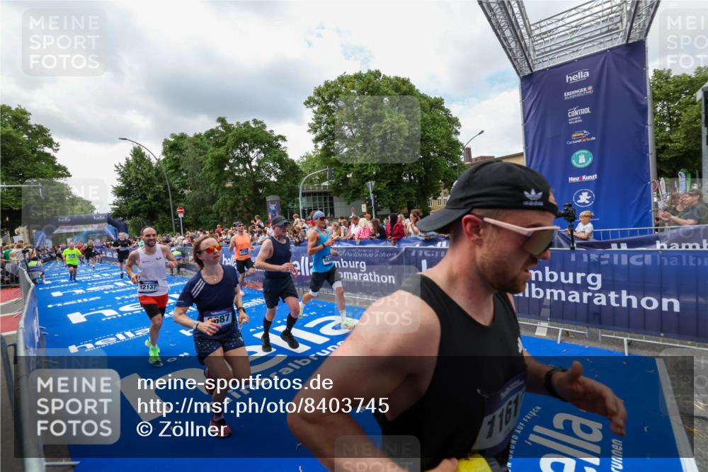 29.06.2025 - hella hamburg halbmarathon Zöllner http://msf.ph/oto/8403745 29.06.2025 10:39:13 Ziel 1445, 3282, 4759, 6686, 6687, 11305, 11619, 12137, 13729, 14311, 15556, 16656, 16820, 17668, 18149, 18547 meine-sportfotos.de