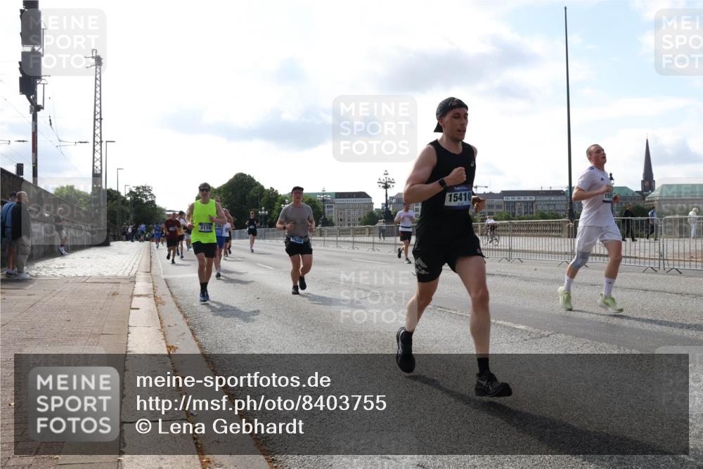 29.06.2025 - hella hamburg halbmarathon Lena Gebhardt http://msf.ph/oto/8403755 29.06.2025 09:49:18 Lombardsbrücke 3116, 15410, 1042, 1571, 1600, 1603, 2044, 2707, 2745, 2750, 2797, 2849, 2980, 3014, 3116, 4062, 4148, 4766, 5003, 5050, 5124, 5648, 5889, 6037, 6047, 6149, 6771, 7035, 7109, 7310, 7482, 7743, 7981, 8002, 8358, 9640, 9643, 10369, 10451, 10738, 10877, 11106, 11177, 11423, 11447, 11952, 12088, 12091, 12098, 12168, 12739, 13064, 13137, 13158, 13190, 13372, 13755, 13900, 14075, 14311, 14359, 14603, 14629, 14667 meine-sportfotos.de