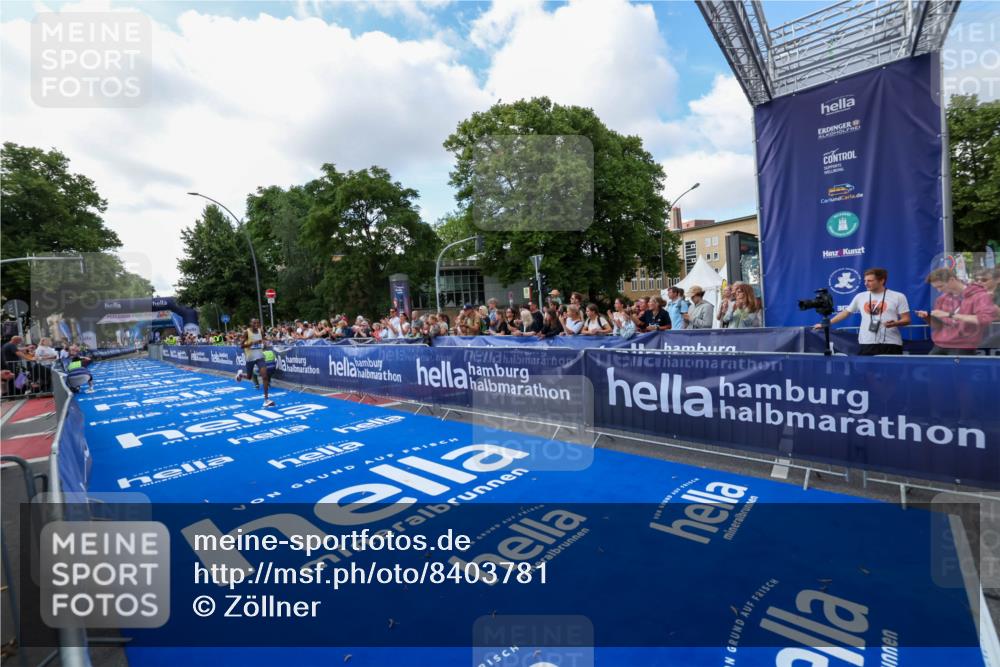 29.06.2025 - hella hamburg halbmarathon Zöllner http://msf.ph/oto/8403781 29.06.2025 10:02:25 Ziel 2, 25 meine-sportfotos.de