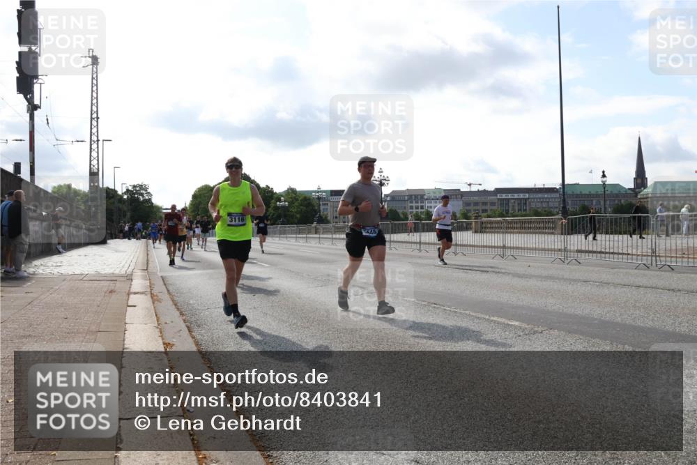 29.06.2025 - hella hamburg halbmarathon Lena Gebhardt http://msf.ph/oto/8403841 29.06.2025 09:49:19 Lombardsbrücke 3116, 1042, 1571, 1600, 1603, 2044, 2707, 2745, 2750, 2797, 2849, 2980, 3014, 3116, 4062, 4148, 4766, 5003, 5050, 5124, 5648, 5889, 6037, 6047, 6095, 6149, 6771, 7035, 7109, 7310, 7482, 7743, 7981, 8002, 8358, 9640, 9643, 10369, 10451, 10738, 10877, 11106, 11177, 11423, 11447, 11952, 12088, 12091, 12098, 12168, 12739, 13064, 13137, 13158, 13190, 13372, 13755, 13900, 14075, 14311, 14359, 14603, 14629, 14667, 14789, 15094 meine-sportfotos.de