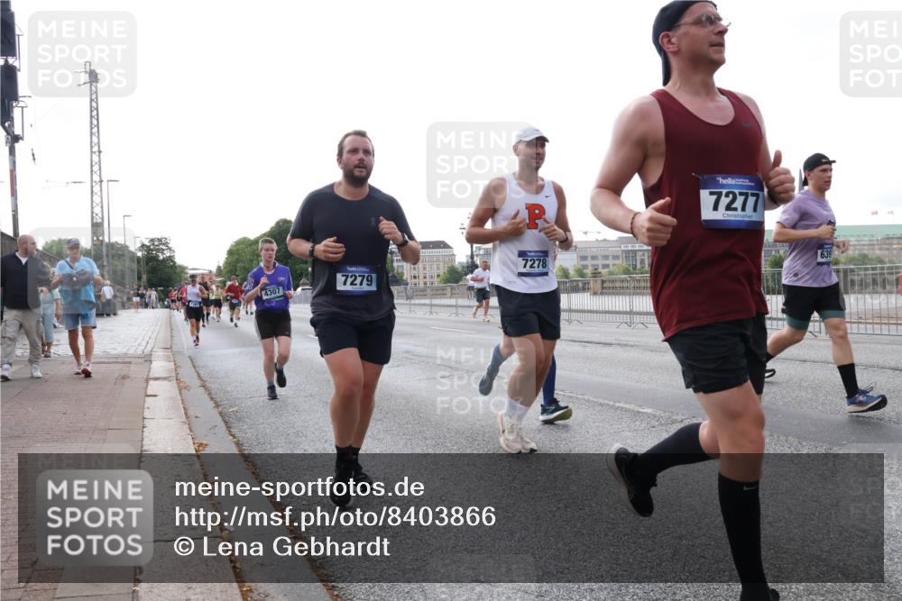 29.06.2025 - hella hamburg halbmarathon Lena Gebhardt http://msf.ph/oto/8403866 29.06.2025 10:03:34 Lombardsbrücke 4307, 7279, 7278, 7277, 639, 1114, 1135, 1138, 1161, 1367, 1414, 1450, 1885, 2277, 2594, 2619, 2683, 2759, 2782, 3572, 4307, 4511, 5384, 5396, 5464, 6391, 6453, 7006, 7211, 7277, 7278, 7279, 7290, 7306, 7706, 7935, 8484, 8727, 9280, 9439, 9453, 10389, 10824, 11402, 11556, 12177, 12211, 12212, 12377, 12843, 13036, 13474, 13732, 13793, 13857, 13874, 13976, 15539, 15643, 15859, 16371, 16621, 17226, 17550, 18028 meine-sportfotos.de