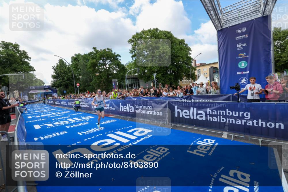 29.06.2025 - hella hamburg halbmarathon Zöllner http://msf.ph/oto/8403890 29.06.2025 10:02:32 Ziel 2, 22 meine-sportfotos.de