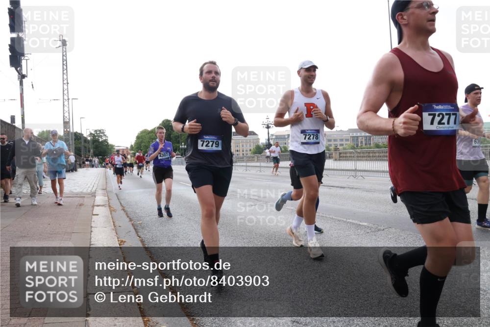 29.06.2025 - hella hamburg halbmarathon Lena Gebhardt http://msf.ph/oto/8403903 29.06.2025 10:03:34 Lombardsbrücke 4307, 7279, 7278, 7277, 639, 1114, 1135, 1138, 1161, 1367, 1414, 1450, 1885, 2277, 2594, 2619, 2683, 2759, 2782, 3572, 4307, 4511, 5384, 5396, 5464, 6391, 6453, 7006, 7211, 7277, 7278, 7279, 7290, 7306, 7706, 7935, 8484, 8727, 9280, 9439, 9453, 10389, 10824, 11402, 11556, 12177, 12211, 12212, 12377, 12843, 13036, 13474, 13732, 13793, 13857, 13874, 13976, 15539, 15643, 15859, 16371, 16621, 17226, 17550, 18028 meine-sportfotos.de