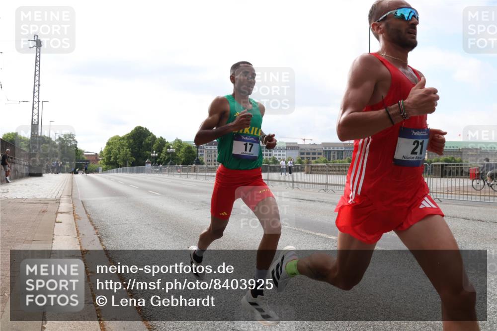 29.06.2025 - hella hamburg halbmarathon Lena Gebhardt http://msf.ph/oto/8403925 29.06.2025 09:32:10 Lombardsbrücke 17, 21, 15, 17, 20, 21, 58 meine-sportfotos.de