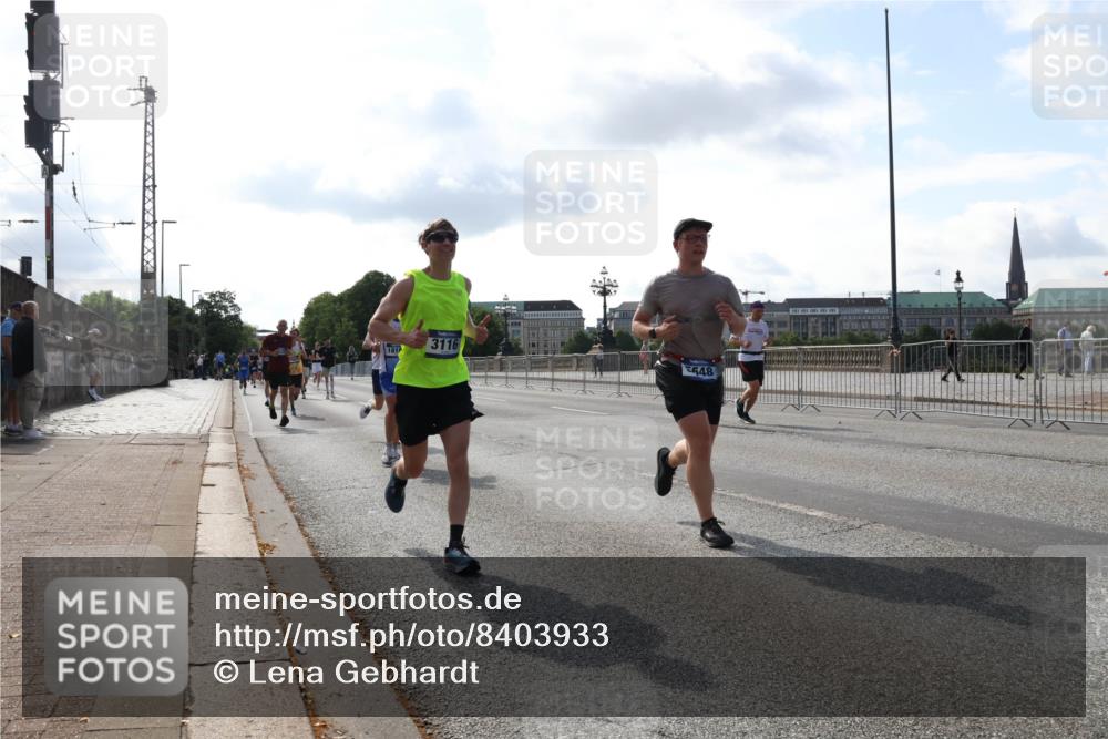 29.06.2025 - hella hamburg halbmarathon Lena Gebhardt http://msf.ph/oto/8403933 29.06.2025 09:49:19 Lombardsbrücke 181, 3116, 648, 1042, 1571, 1600, 1603, 2044, 2707, 2745, 2750, 2797, 2849, 2980, 3014, 3116, 4062, 4148, 4766, 5003, 5050, 5124, 5648, 5889, 6037, 6047, 6095, 6149, 6771, 7035, 7109, 7310, 7482, 7743, 7981, 8002, 8358, 9640, 9643, 10369, 10451, 10738, 10877, 11106, 11177, 11423, 11447, 11952, 12088, 12091, 12098, 12168, 12739, 13064, 13137, 13158, 13190, 13372, 13755, 13900, 14075, 14311, 14359, 14603, 14629, 14667, 14789, 15094 meine-sportfotos.de