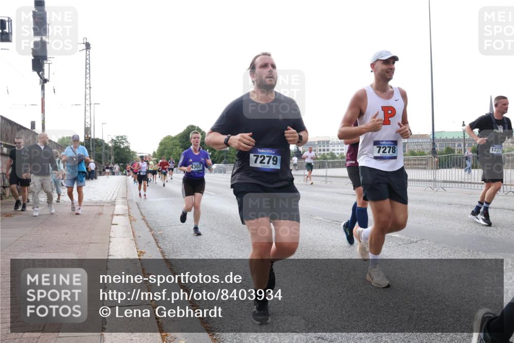 29.06.2025 - hella hamburg halbmarathon Lena Gebhardt http://msf.ph/oto/8403934 29.06.2025 10:03:34 Lombardsbrücke 4307, 7279, 7278, 12377, 1114, 1135, 1138, 1161, 1367, 1414, 1450, 1885, 2277, 2594, 2619, 2683, 2759, 2782, 3572, 4307, 4511, 5384, 5396, 5464, 6391, 6453, 7006, 7211, 7277, 7278, 7279, 7290, 7306, 7706, 7935, 8484, 8727, 9280, 9439, 9453, 10389, 10824, 11402, 11556, 12177, 12211, 12212, 12377, 12843, 13036, 13474, 13732, 13793, 13857, 13874, 13976, 15539, 15643, 15859, 16371, 16621, 17226, 17550, 18028 meine-sportfotos.de