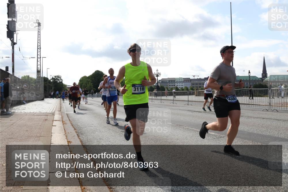 29.06.2025 - hella hamburg halbmarathon Lena Gebhardt http://msf.ph/oto/8403963 29.06.2025 09:49:19 Lombardsbrücke 18188, 3116, 648, 1042, 1571, 1600, 1603, 2044, 2707, 2745, 2750, 2797, 2849, 2980, 3014, 3116, 4062, 4148, 4766, 5003, 5050, 5124, 5648, 5889, 6037, 6047, 6095, 6149, 6771, 7035, 7109, 7310, 7482, 7743, 7981, 8002, 8358, 9640, 9643, 10369, 10451, 10738, 10877, 11106, 11177, 11423, 11447, 11952, 12088, 12091, 12098, 12168, 12739, 13064, 13137, 13158, 13190, 13372, 13755, 13900, 14075, 14311, 14359, 14603, 14629, 14667, 14789, 15094 meine-sportfotos.de