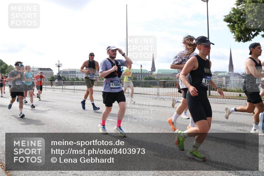 29.06.2025 - hella hamburg halbmarathon Lena Gebhardt http://msf.ph/oto/8403973 29.06.2025 10:16:28 Lombardsbrücke 6024, 3030, 16199, 17854, 159, 121, 1156, 1212, 1244, 1308, 1599, 1651, 1825, 2071, 2165, 2347, 2436, 2803, 2835, 2912, 3030, 3134, 3156, 3176, 3484, 3648, 3687, 4478, 4583, 4637, 4828, 5036, 5037, 5046, 5294, 6024, 6488, 7158, 7358, 7753, 8169, 8274, 8295, 8317, 8597, 8645, 8707, 8847, 8857, 9332, 9492, 9601, 9628, 9664, 9676, 9784, 9802, 9810, 9881, 10076, 10107, 10139, 10141, 10183, 10232, 10292, 10844, 10990, 11344, 11345 meine-sportfotos.de