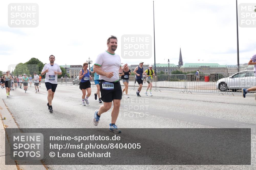 29.06.2025 - hella hamburg halbmarathon Lena Gebhardt http://msf.ph/oto/8404005 29.06.2025 10:24:07 Lombardsbrücke 8717, 11415, 18998, 11044, 4597, 1005, 1009, 1389, 1444, 1545, 2125, 2132, 2477, 2489, 3013, 3185, 3285, 3579, 4122, 4162, 4597, 4646, 4684, 4719, 4990, 4993, 5039, 5055, 5258, 5260, 5358, 5661, 5954, 6478, 6524, 6526, 6747, 7013, 7426, 7528, 7920, 7975, 8031, 8141, 8149, 8167, 8181, 8187, 8297, 8502, 8676, 8717, 9063, 9217, 9603, 9715, 10649, 11044, 11306, 11347, 11415, 11454, 11793, 12210, 13149, 13711, 14521, 15739, 15853 meine-sportfotos.de