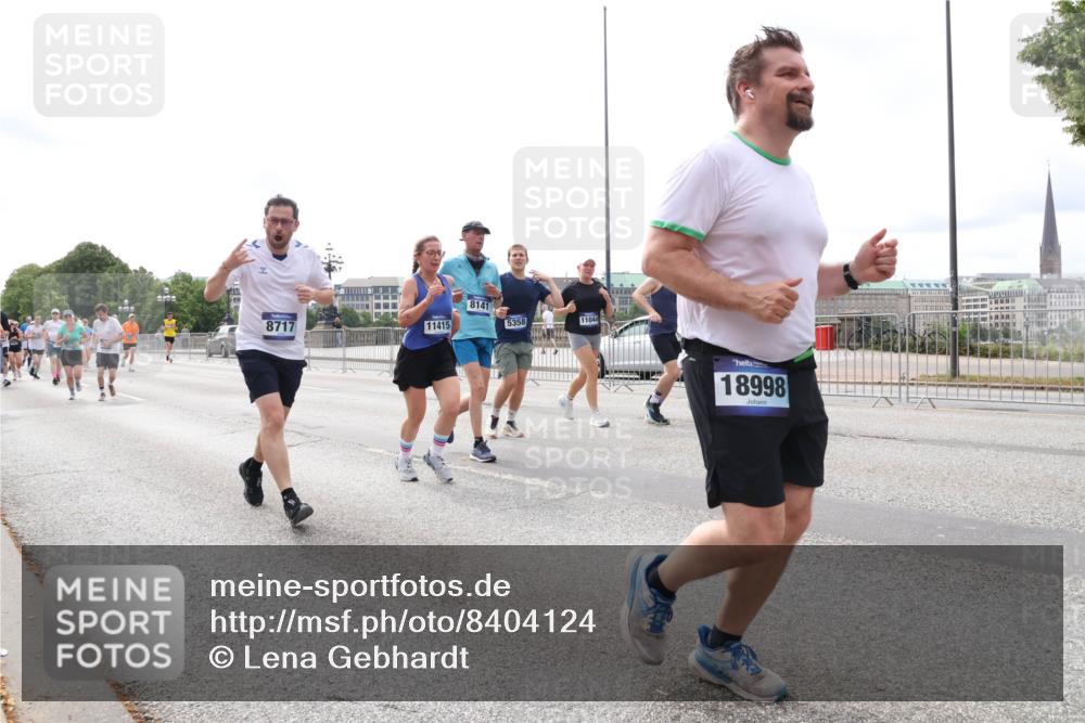 29.06.2025 - hella hamburg halbmarathon Lena Gebhardt http://msf.ph/oto/8404124 29.06.2025 10:24:07 Lombardsbrücke 8141, 8717, 11415, 5358, 11044, 18998, 1005, 1009, 1389, 1444, 1545, 2125, 2132, 2477, 2489, 3013, 3185, 3285, 3579, 4122, 4162, 4597, 4646, 4684, 4719, 4990, 4993, 5039, 5055, 5258, 5260, 5358, 5661, 5954, 6478, 6524, 6526, 6747, 7013, 7426, 7528, 7920, 7975, 8031, 8141, 8149, 8167, 8181, 8187, 8297, 8502, 8676, 8717, 9063, 9217, 9603, 9715, 10649, 11044, 11306, 11347, 11415, 11454, 11793, 12210, 13149, 13711, 14521, 15739, 15853 meine-sportfotos.de
