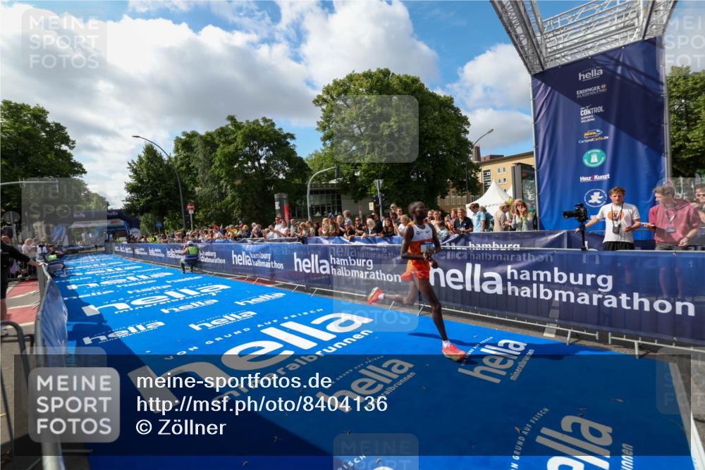 29.06.2025 - hella hamburg halbmarathon Zöllner http://msf.ph/oto/8404136 29.06.2025 10:02:50 Ziel 10 meine-sportfotos.de