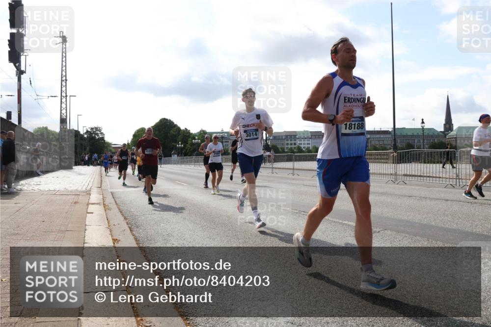 29.06.2025 - hella hamburg halbmarathon Lena Gebhardt http://msf.ph/oto/8404203 29.06.2025 09:49:21 Lombardsbrücke 2, 3014, 18188, 1571, 1600, 1603, 2044, 2707, 2745, 2750, 2797, 2849, 2980, 3014, 3116, 3136, 4062, 4148, 4766, 5050, 5124, 5648, 5889, 6037, 6047, 6095, 6149, 6771, 7035, 7109, 7229, 7310, 7482, 7743, 7981, 8002, 8358, 9640, 9914, 10369, 10451, 10738, 10877, 11106, 11177, 11423, 11447, 11952, 12088, 12091, 12098, 12168, 12739, 13064, 13137, 13158, 13190, 13372, 13755, 13900, 14075, 14311, 14359, 14603, 14629, 14667, 14789, 15094 meine-sportfotos.de