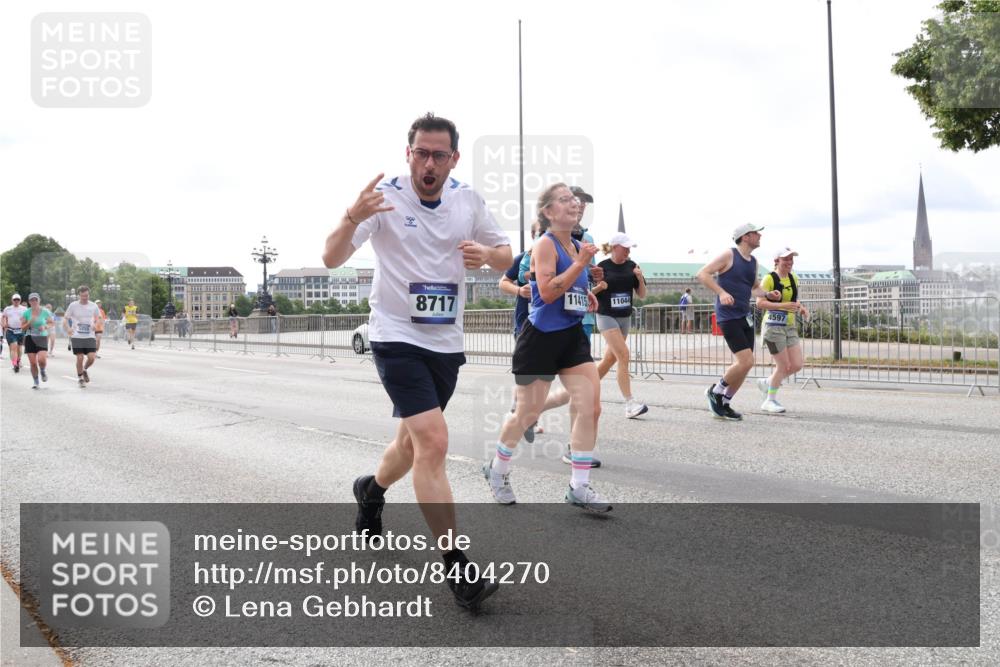 29.06.2025 - hella hamburg halbmarathon Lena Gebhardt http://msf.ph/oto/8404270 29.06.2025 10:24:08 Lombardsbrücke 8717, 11415, 11044, 4597, 1005, 1009, 1064, 1389, 1444, 1545, 2125, 2132, 2477, 2489, 3013, 3185, 3285, 3579, 4122, 4162, 4464, 4597, 4646, 4684, 4719, 4990, 4993, 5039, 5055, 5258, 5260, 5358, 5661, 5954, 6478, 6524, 6526, 6747, 7013, 7426, 7528, 7920, 7975, 8031, 8141, 8149, 8167, 8181, 8187, 8297, 8502, 8676, 8717, 9063, 9217, 9603, 9715, 10649, 11044, 11306, 11347, 11415, 11454, 11793, 12210, 13149, 13573, 13711, 14521, 15739, 15853 meine-sportfotos.de